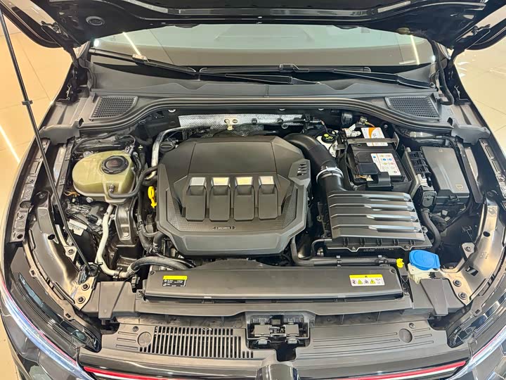 Фото 26 - Volkswagen Golf GTI