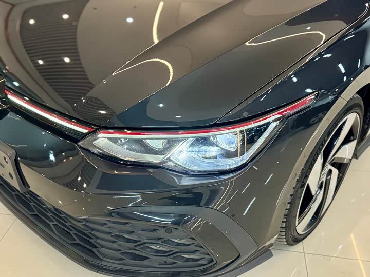 Фото 4 - Volkswagen Golf GTI