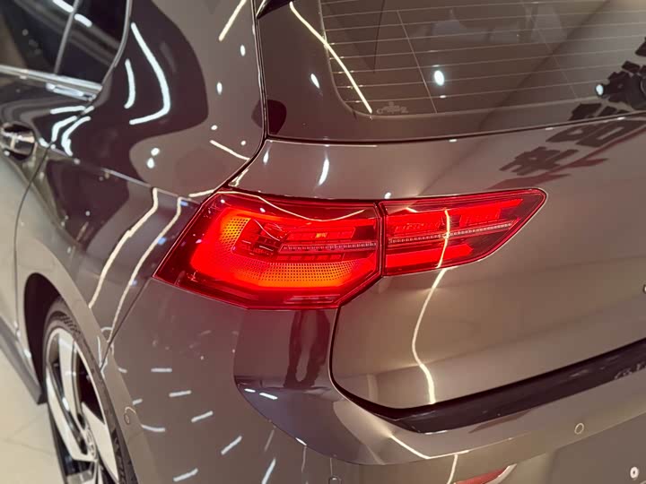 Фото 6 - Volkswagen Golf GTI