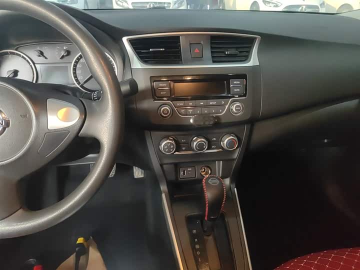 Фото 13 - Nissan Sylphy