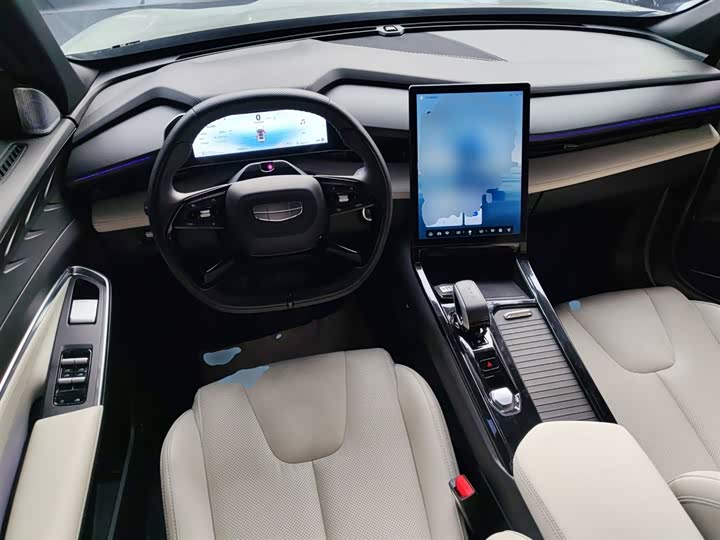 Фото 10 - Geely Atlas