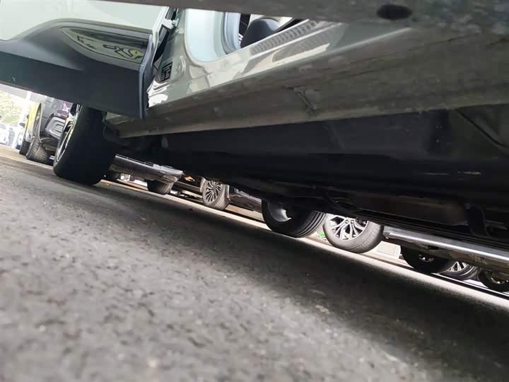 Фото 21 - Geely Atlas