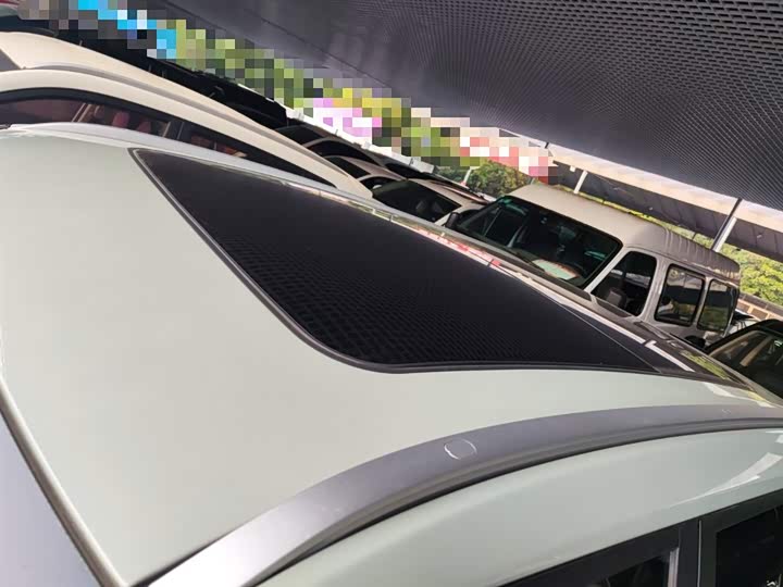 Фото 27 - Geely Atlas