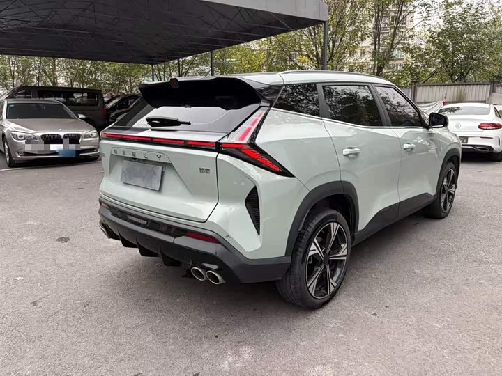 Фото 7 - Geely Atlas