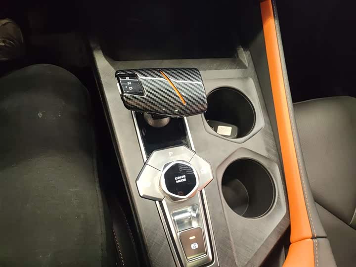 Фото 14 - Changan UNI-V