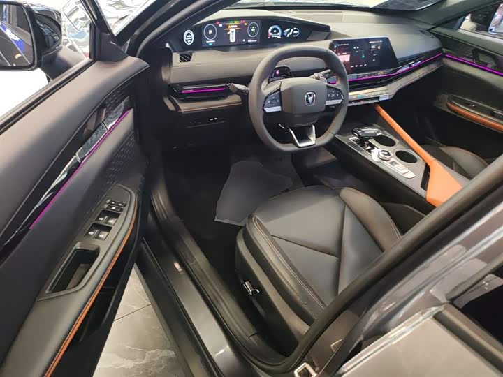 Фото 16 - Changan UNI-V