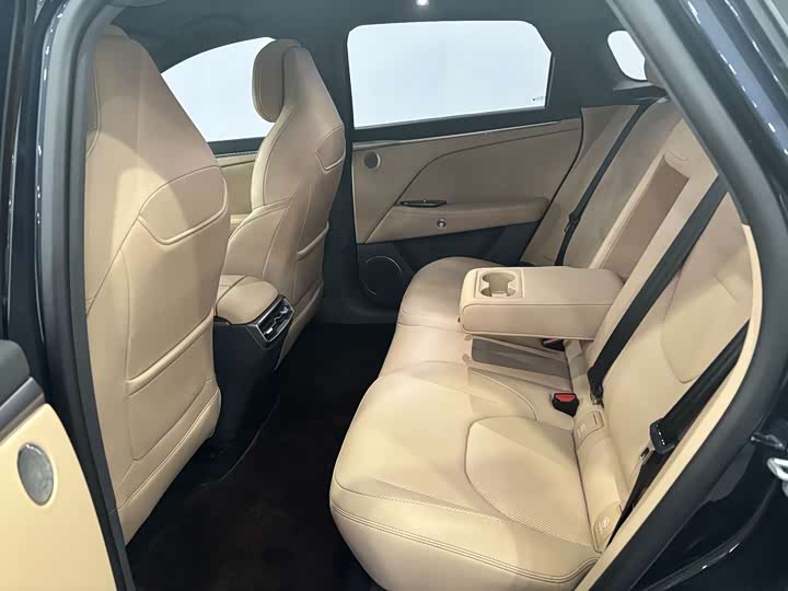 Фото 8 - BAIC Arcfox Alpha T5