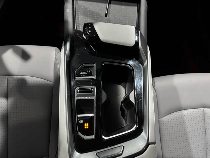 Фото 13 - Changan UNI-T