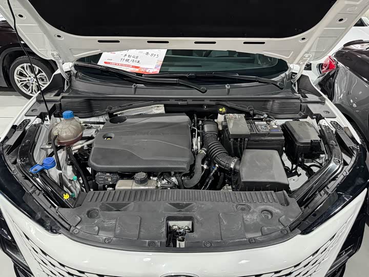 Фото 16 - Changan UNI-T