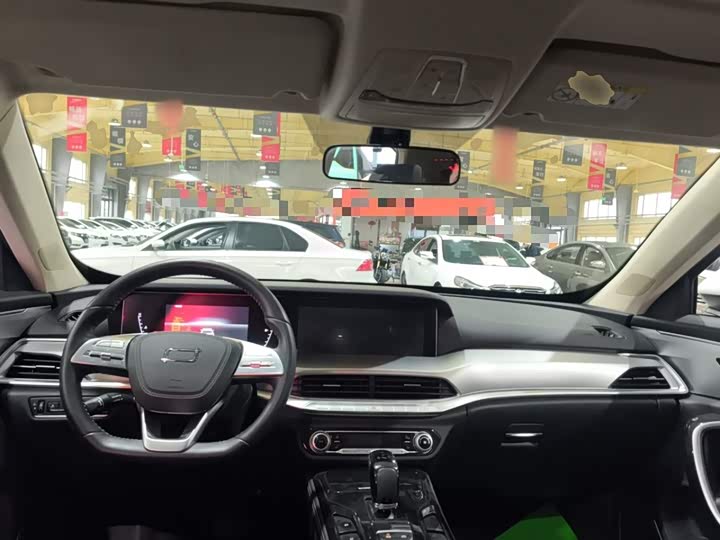 Фото 10 - Bestune T77