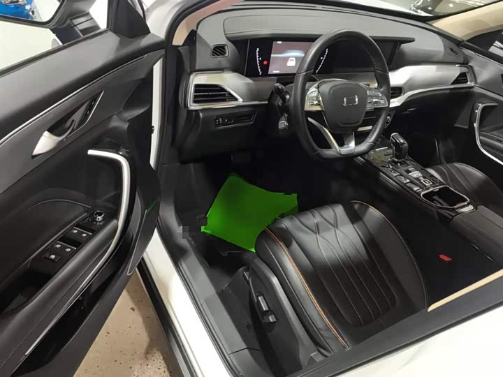 Фото 16 - Bestune T77