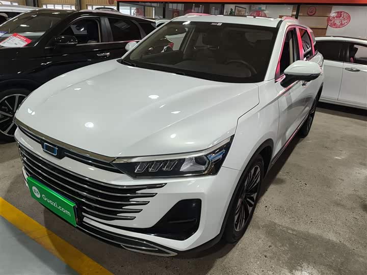 Фото 2 - Bestune T77