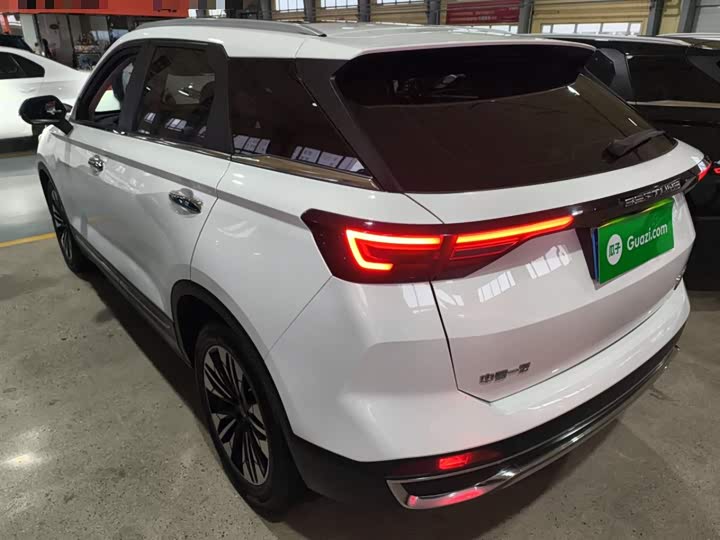 Фото 5 - Bestune T77