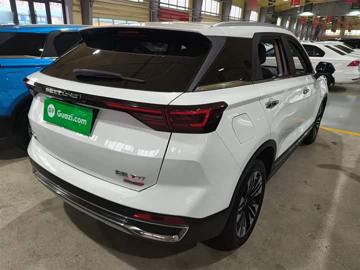 Фото 7 - Bestune T77