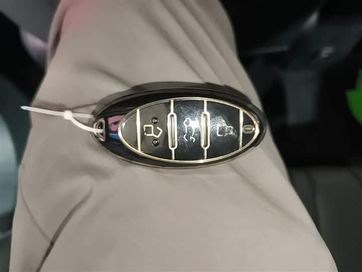 Фото 9 - Bestune T77