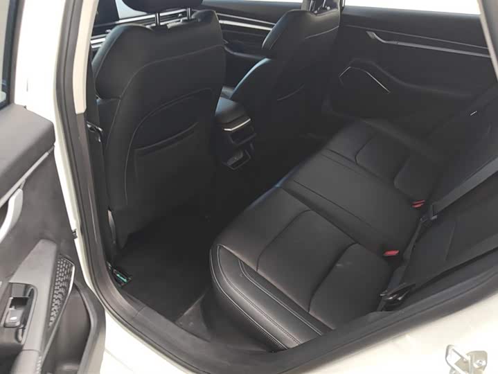 Фото 11 - Geely Emgrand