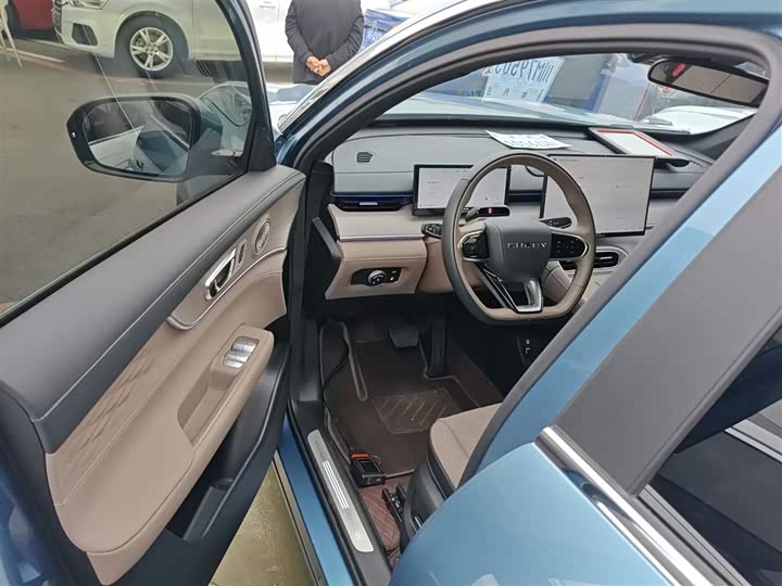 Фото 16 - Chery Tiggo 8 Plus C-DM