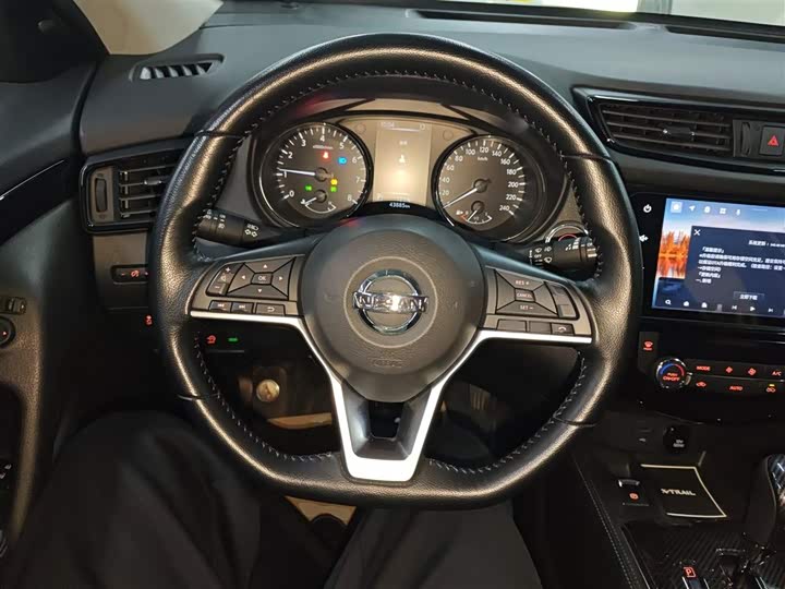 Фото 11 - Nissan X-Trail