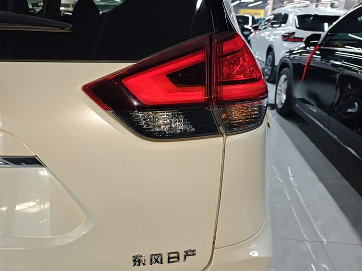 Фото 8 - Nissan X-Trail