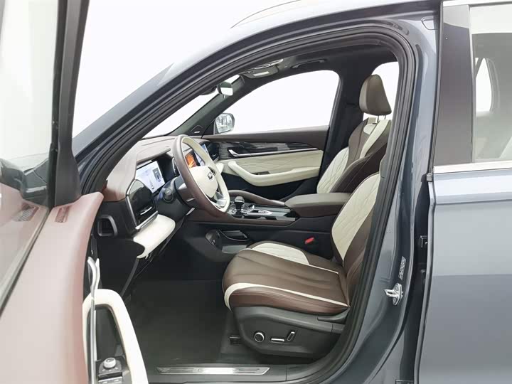 Фото 10 - Geely Monjaro