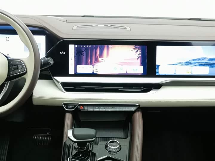 Фото 12 - Geely Monjaro