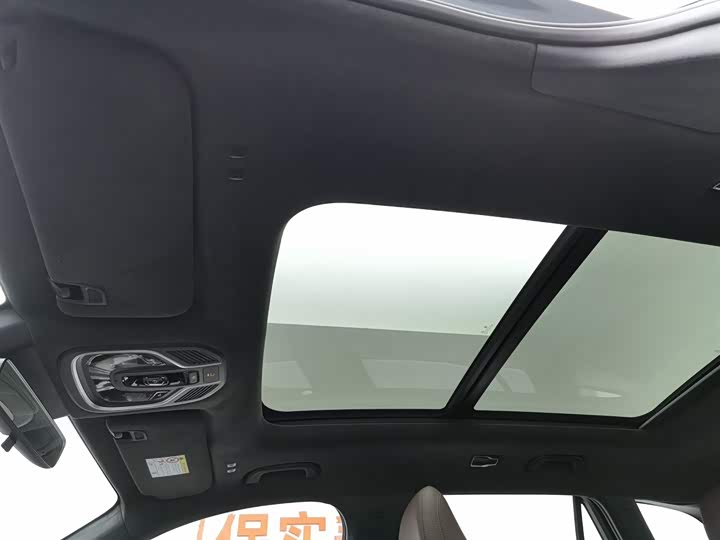 Фото 14 - Geely Monjaro