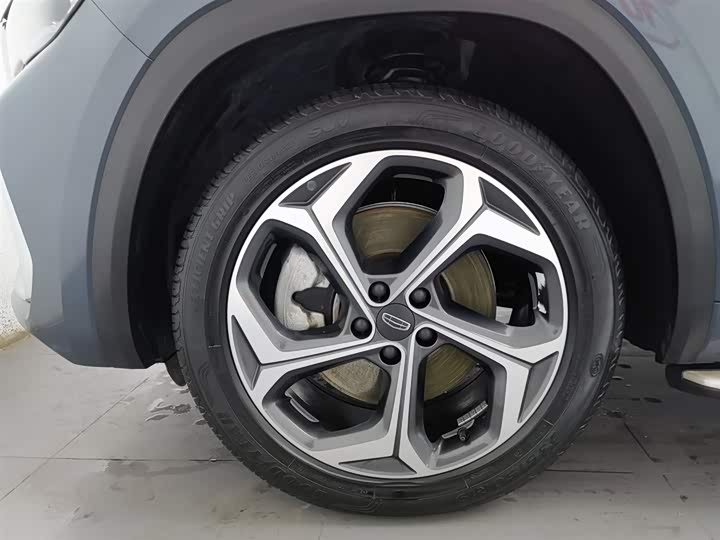 Фото 17 - Geely Monjaro