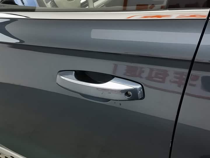 Фото 18 - Geely Monjaro