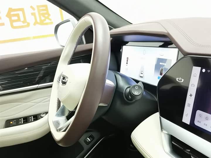 Фото 22 - Geely Monjaro