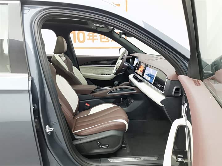 Фото 23 - Geely Monjaro