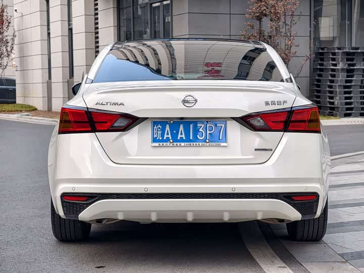 Фото 10 - Nissan Teana