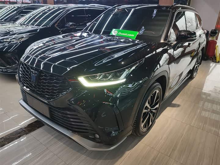 Фото 2 - Toyota Crown Kluger