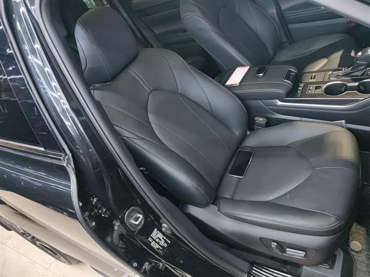 Фото 24 - Toyota Crown Kluger