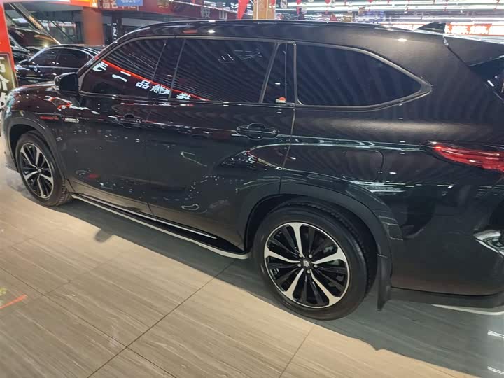 Фото 5 - Toyota Crown Kluger