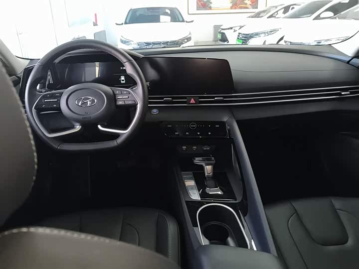 Фото 10 - Hyundai Elantra N line