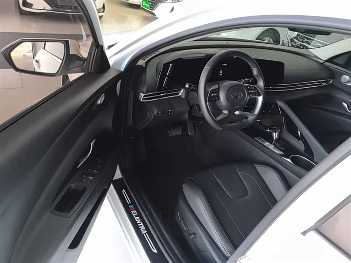 Фото 16 - Hyundai Elantra N line