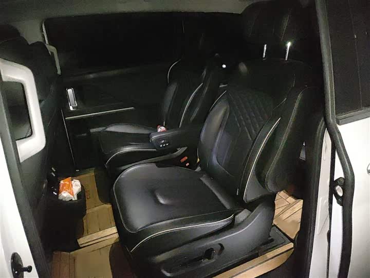 Фото 15 - Hyundai Custo