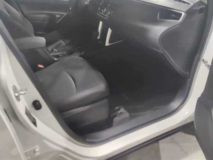 Фото 8 - Toyota Corolla Cross