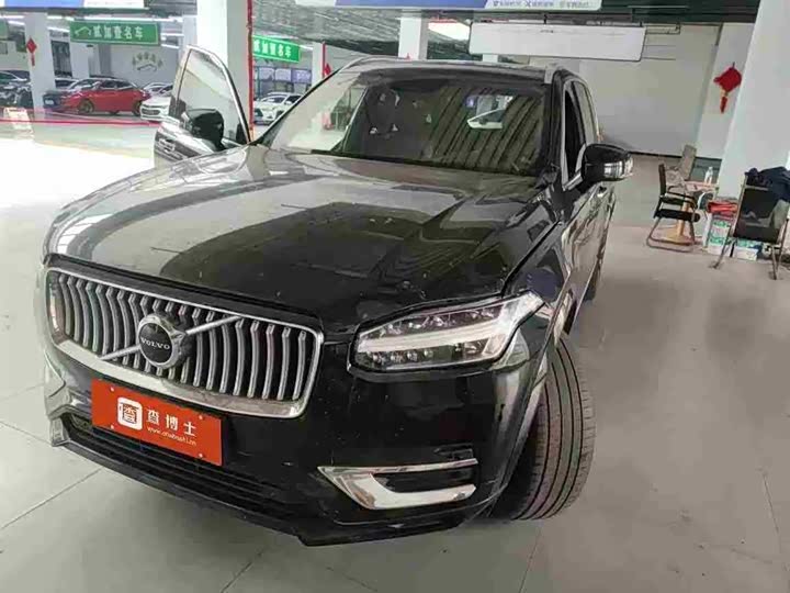 Фото 1 - Volvo XC90