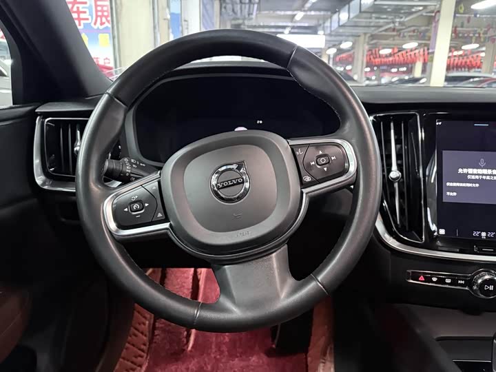 Фото 11 - Volvo S60