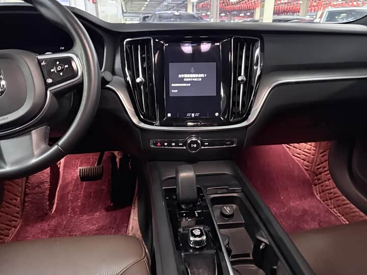 Фото 13 - Volvo S60