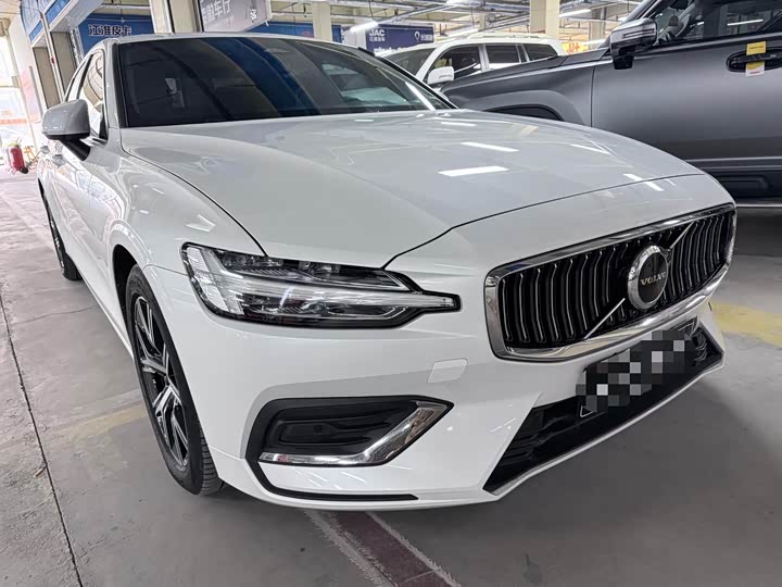 Фото 3 - Volvo S60