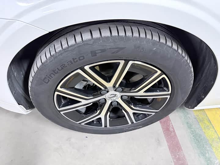 Фото 5 - Volvo S60