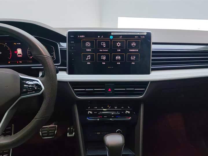 Фото 13 - Volkswagen Tiguan L Pro