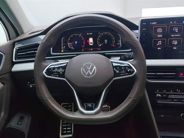 Фото 15 - Volkswagen Tiguan L Pro