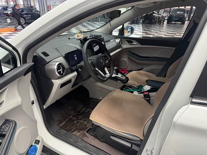 Фото 10 - BYD Yuan Pro