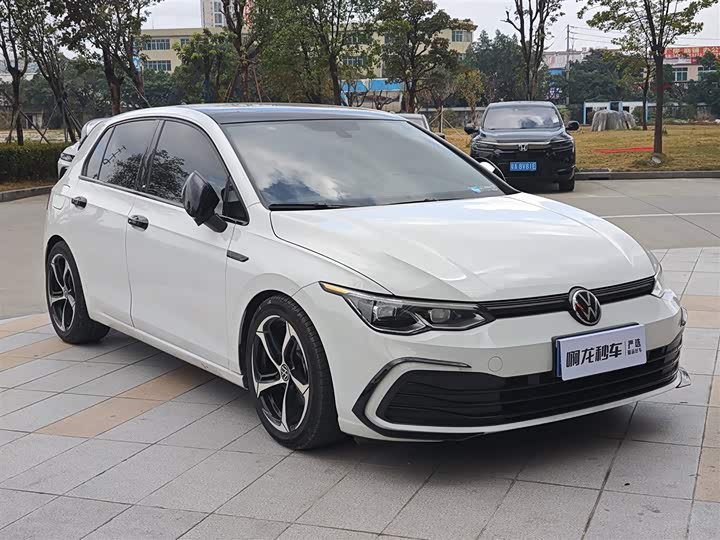 Фото 2 - Volkswagen Golf