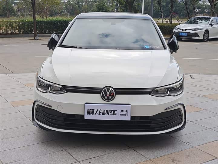 Фото 3 - Volkswagen Golf