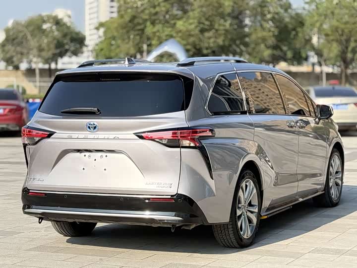 Фото 5 - Toyota Sienna