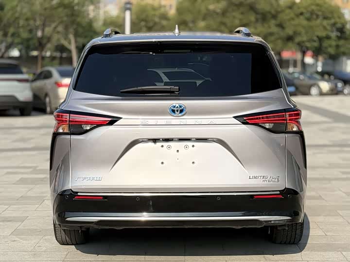 Фото 6 - Toyota Sienna